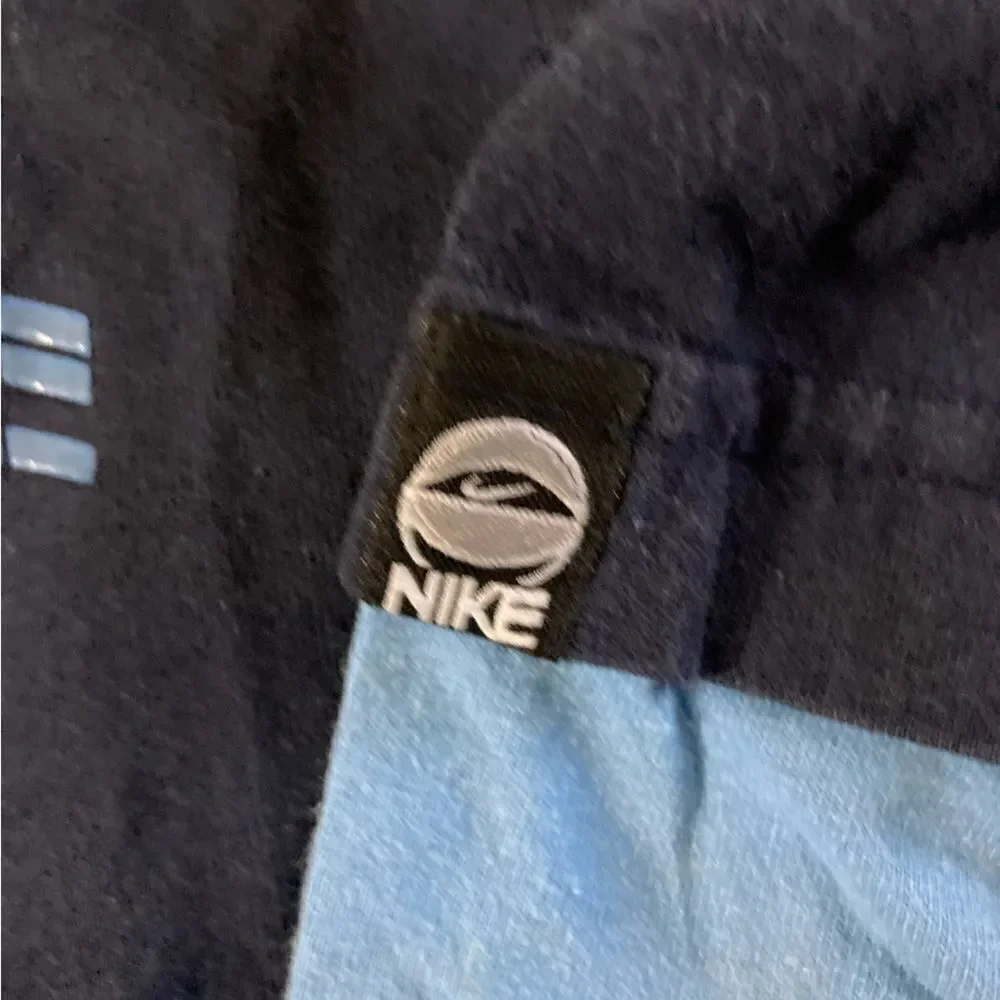 Boys Vintage Nike Basketball Long Sleeve Tshirt